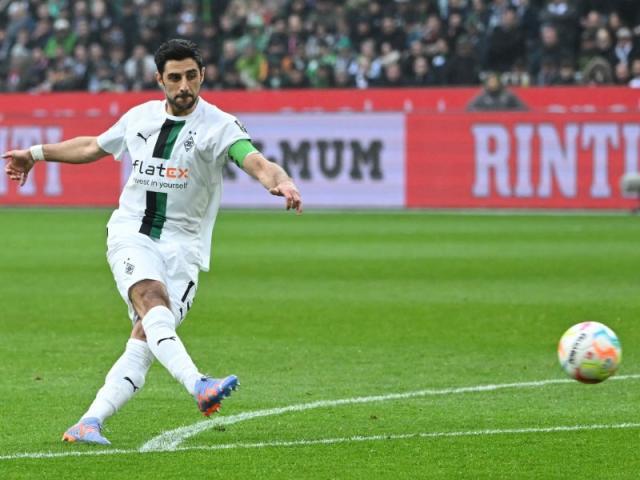 1676810360166004896.jpg 开云APP-红牌是天灾,轮换与换人是人祸,拜仁危机死灰复燃