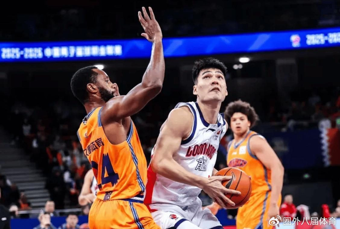 开云官网-郭艾伦缺席,上海大胜广州!张镇麟9中1狂打铁,王哲林破万分大关|上海队|洛夫顿|浙江队|浙江男篮|上海男篮_新浪体育_新浪新闻