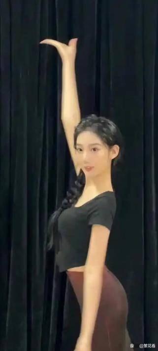 开云体育入口-亲手送吴亦凡入狱5年后,都美竹迎噩耗,法院出手或使其饭碗不保